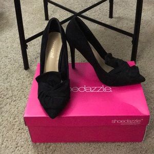 Shoe Dazzle Black Pumps